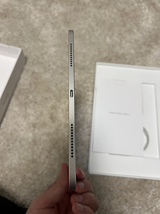 Продается iPad Air M3 11” (128 ГБ, Wi-Fi), starlight (8 фото из 8)