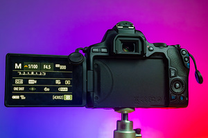 Canon EOS 250D + 18-55 IS II + SD 64Gb + boonused. Läbisõit 4.3K (3 foto / 9)