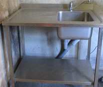 Кухонный аксессуар из нержавеющей стали: стол с мойкой 90х65