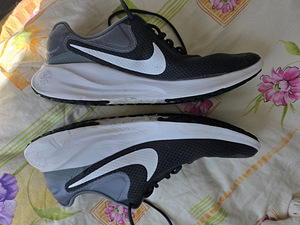 Originaalsed Nike Revolution 7 tossud — Suurus 46 (30 cm) (5 foto / 8)