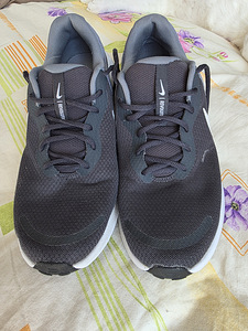 Originaalsed Nike Revolution 7 tossud — Suurus 46 (30 cm) (7 foto / 8)