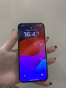 iPhone 14 (2 foto / 4)