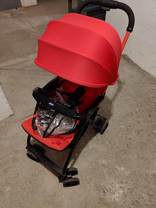 Легкая новая коляска Chicco (3 фото из 8)