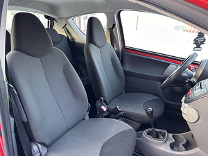 Toyota aygo (8 foto / 13)