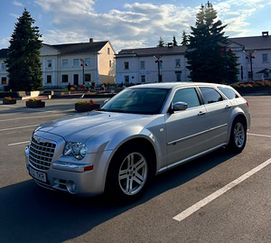 Chrysler 300C (2 foto / 11)