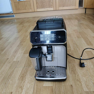 Täisautomaatne kohvimasin Philips LatteGo EP2235/40