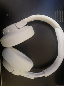 JBL Tune 760NC (2 фото из 6)