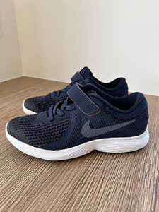 NIKE REVOLUTION PSV tossud, suurus 32 // MÜÜDUD (1 foto / 3)