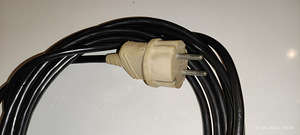 3,6 m pikkune toitejuhe (monitor, lauaarvuti) (3 foto / 3)