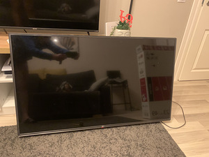 LG телевизор (2 фото из 5)