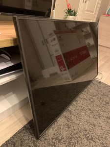 LG телевизор (4 фото из 5)