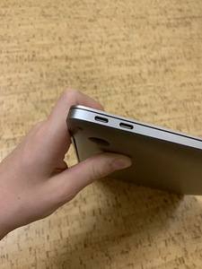 MacBook Air M1 2020 (3 foto / 7)