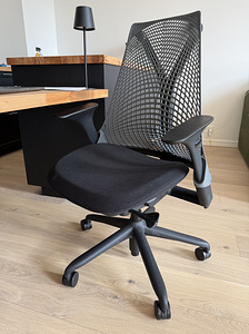 Herman Miller Sayl стул (1 фото из 3)