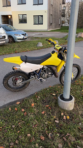 Suzuki RM85L (4 фото из 10)