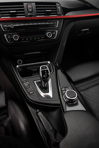 BMW 335 xDrive 3.0 R6 230kW (7 foto / 14)