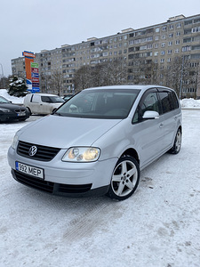 Продам Volkswagen Touran (1 фото из 11)