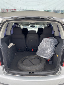 Продам Volkswagen Touran (8 фото из 11)