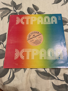 Виниловые пласти (8 фото из 9)