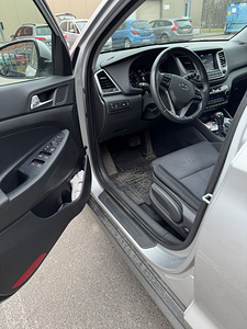 Hyundai Tucson (10 фото из 10)