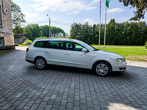 Volkswagen Passat B6 (3 foto / 10)