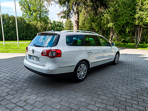 Volkswagen Passat B6 (4 foto / 10)