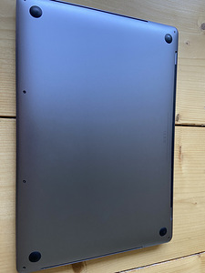 MacBook Pro 16 2019 i7 32gb (7 foto / 9)