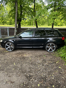Audi a4 quattro s line (1 foto / 12)