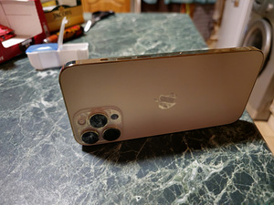 iPhone 13 Pro Макс 128 ГБ (2 фото из 2)