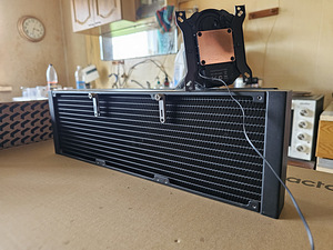 Arctic Liquid Freezer II 420 (1 foto / 2)