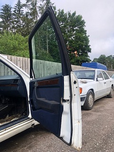 MB W124 varuosadeks (3 foto / 4)