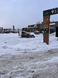 Уборка снега. Harjumaa 35 €/час + буксир (1 фото из 4)