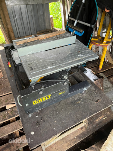 Фрезерный станок DeWalt dw 743