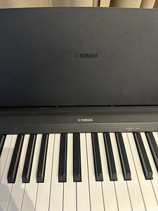Digitaalne klaver Yamaha P-145, must (3 foto / 4)