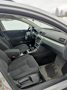 Volkswagen passat b6 1.6TDI 77kw (5 foto / 10)
