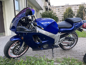 Suzuki GSX-R 600 (3 foto / 4)