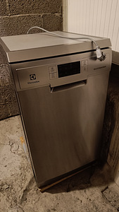 Посудомоечная машина Electrolux 45 см