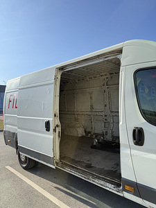 Peugeot Boxer 2.2 96kW L4H2 (7 foto / 10)