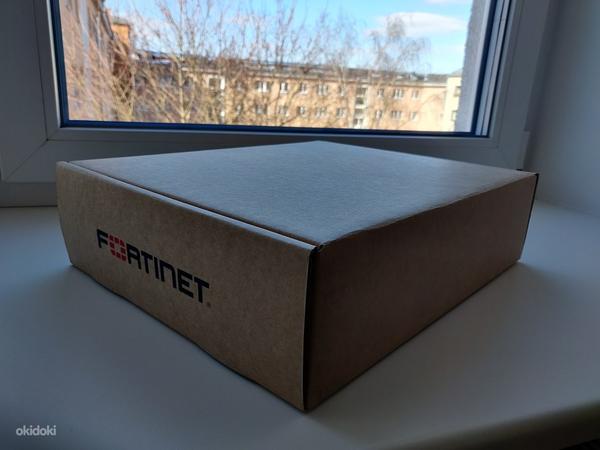 Fortinet FortiSwitch 124F 24x GE RJ45 and 4x 10GE SFP+ (foto #2)