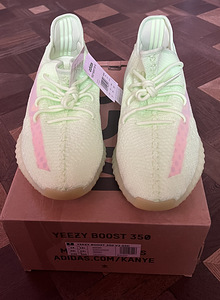 Yeezy Boost 350 v2 GID (1 foto / 6)