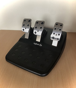 Logitech G920 Rool, pedaalid ja käigukang (3 foto / 4)
