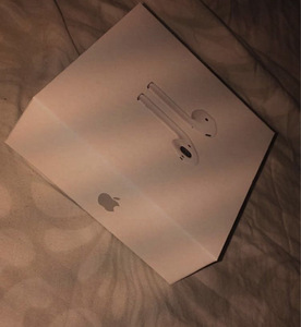 Originaalsed AirPods 2 kõrvaklapid (1 foto / 1)