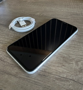 Apple iPhone XR 64gb (2 foto / 3)