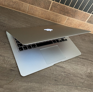 Apple Macbook Air 13” 2017 128GB (1 foto / 3)