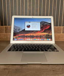 Apple Macbook Air 13” 2017 128GB (2 foto / 3)