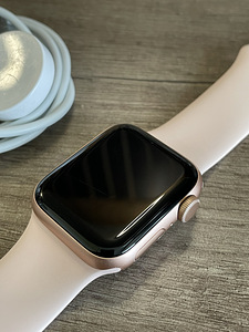 Apple Watch Series SE 40mm rose gold (gps) (2 foto / 4)