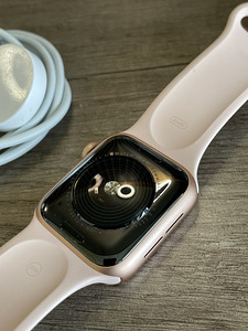 Apple Watch Series SE 40mm rose gold (gps) (3 foto / 4)
