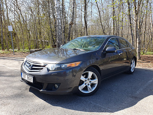 Honda Accord 2,2 110kw Sedaan TDCi (2 foto / 8)