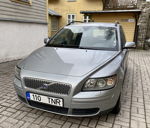 VOLVO V50 2006 (1 foto / 10)