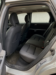 VOLVO V50 2006 (5 foto / 10)