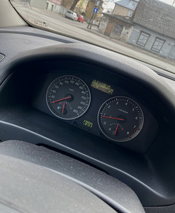 VOLVO V50 2006 (8 foto / 10)